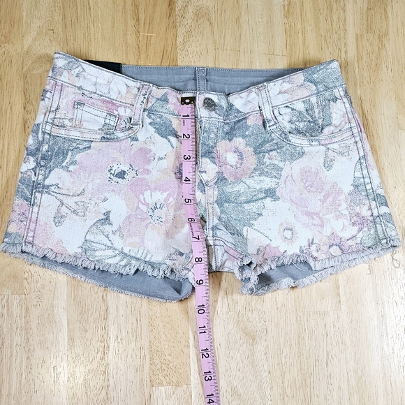 Bleulab Reversible Floral Shorts - Picture 3 of 9